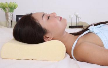 落枕后脖子一侧筋一直疼怎么缓解,落枕脖子肿了怎么缓解