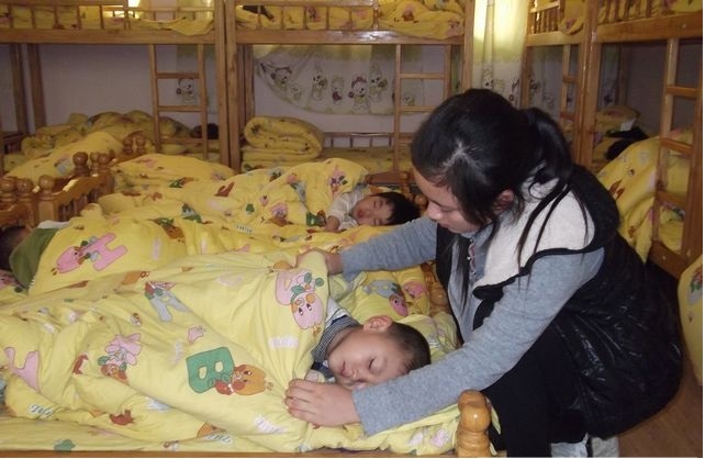 如何当好一名优秀的幼儿教师,怎样做一名优秀的幼儿教师演讲