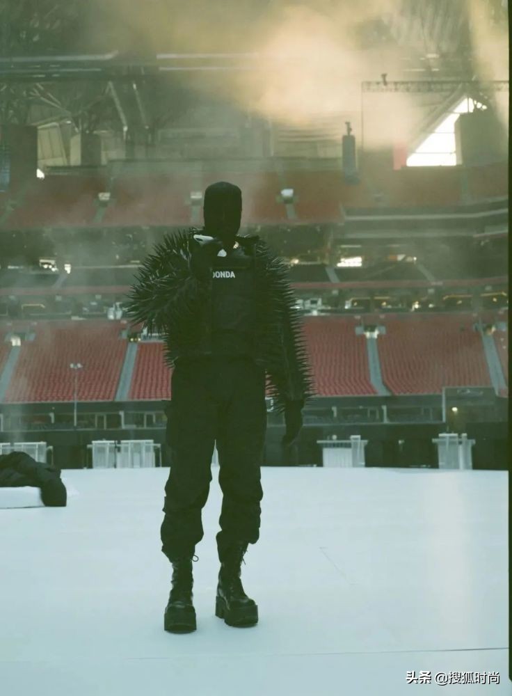 卡戴珊与侃爷大婚,卡戴珊为前夫侃爷庆生