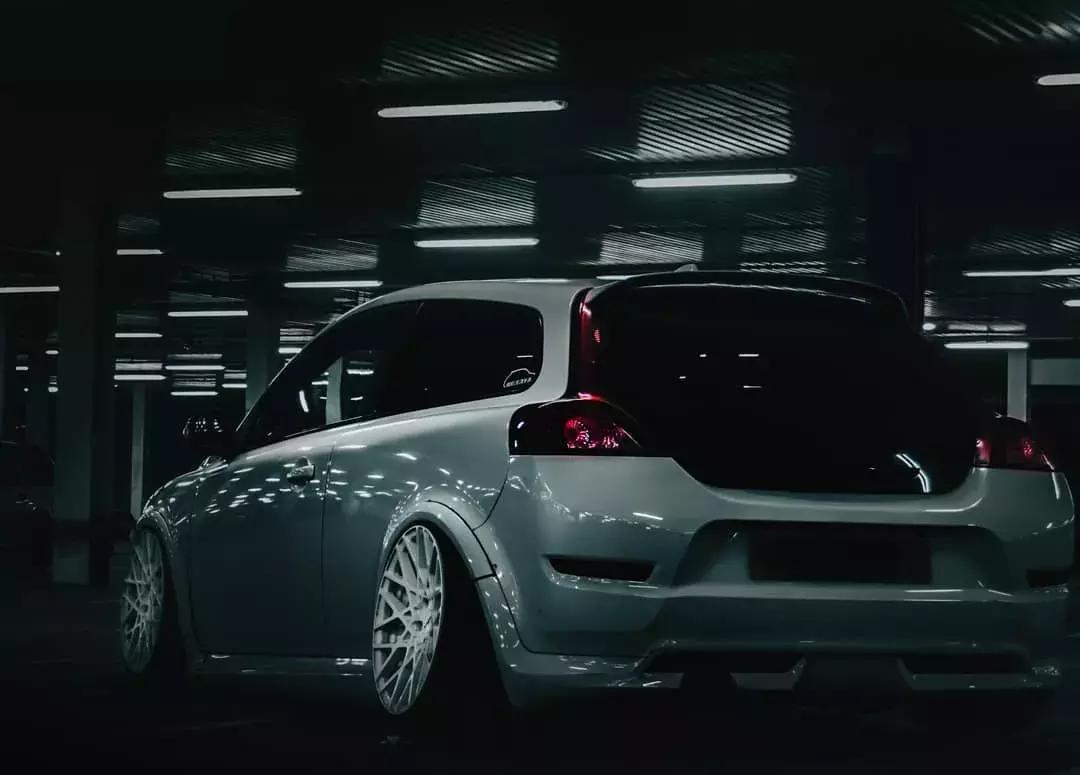 沃尔沃曾经最便宜又独特的双门车C30，没想到竟改装出如此姿态