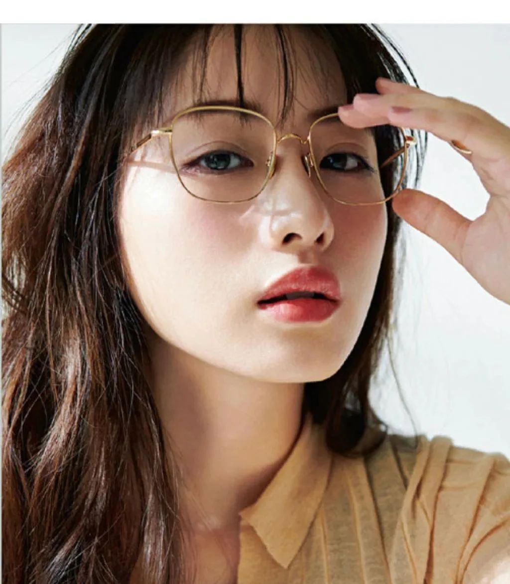 嘴凸的女生其实也很好看,凸嘴女生怎么微笑好看