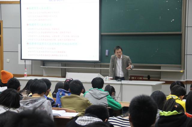 本科毕业如何成为一个大学老师,大学生毕业后当老师要注意什么
