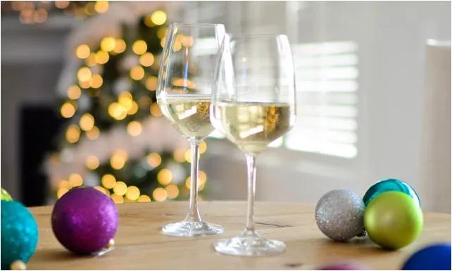 干红开瓶第二天需要醒酒吗,张裕干红葡萄酒开瓶后还用醒酒么