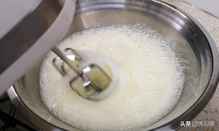 如何做蛋糕不用电饭煲也不用烤箱,不用烤箱不用电饭锅的蛋糕教程