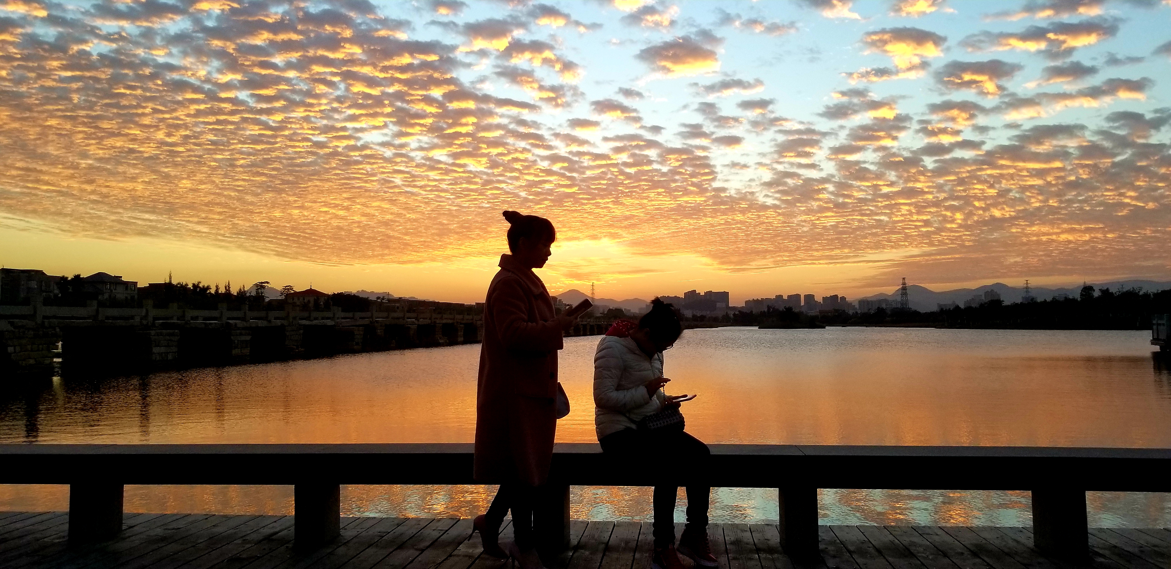 快收藏|昨日晚霞仙子跳起了霓裳羽衣舞惊艳了整个晋江朋友圈