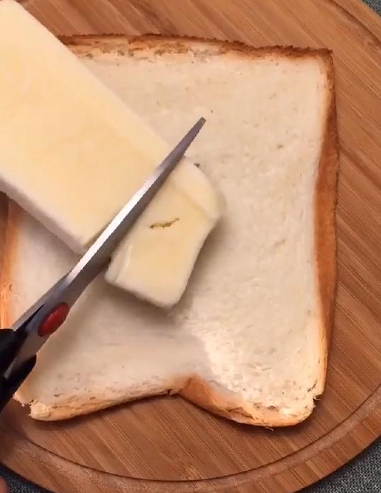 油炸冰淇淋的正确方法视频,油炸冰淇淋正确做法