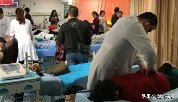 中风偏瘫怎么治？中医现场教学，坚持这样做，或能重新站起来