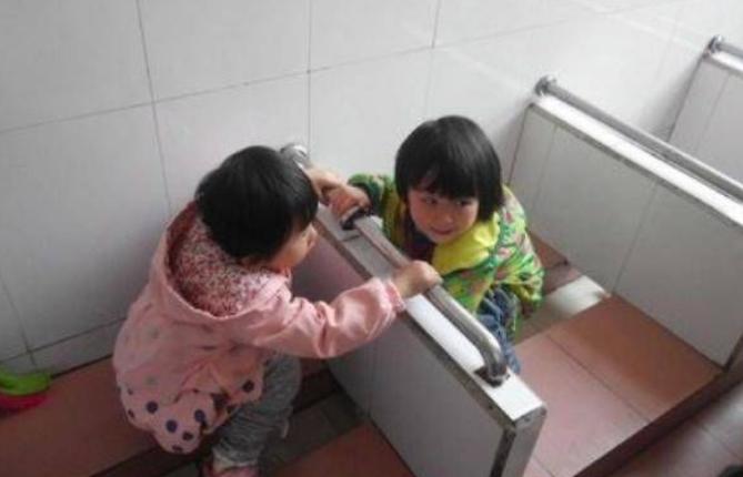 为什么小孩不在幼儿园大便,小孩子为什么不在幼儿园大便