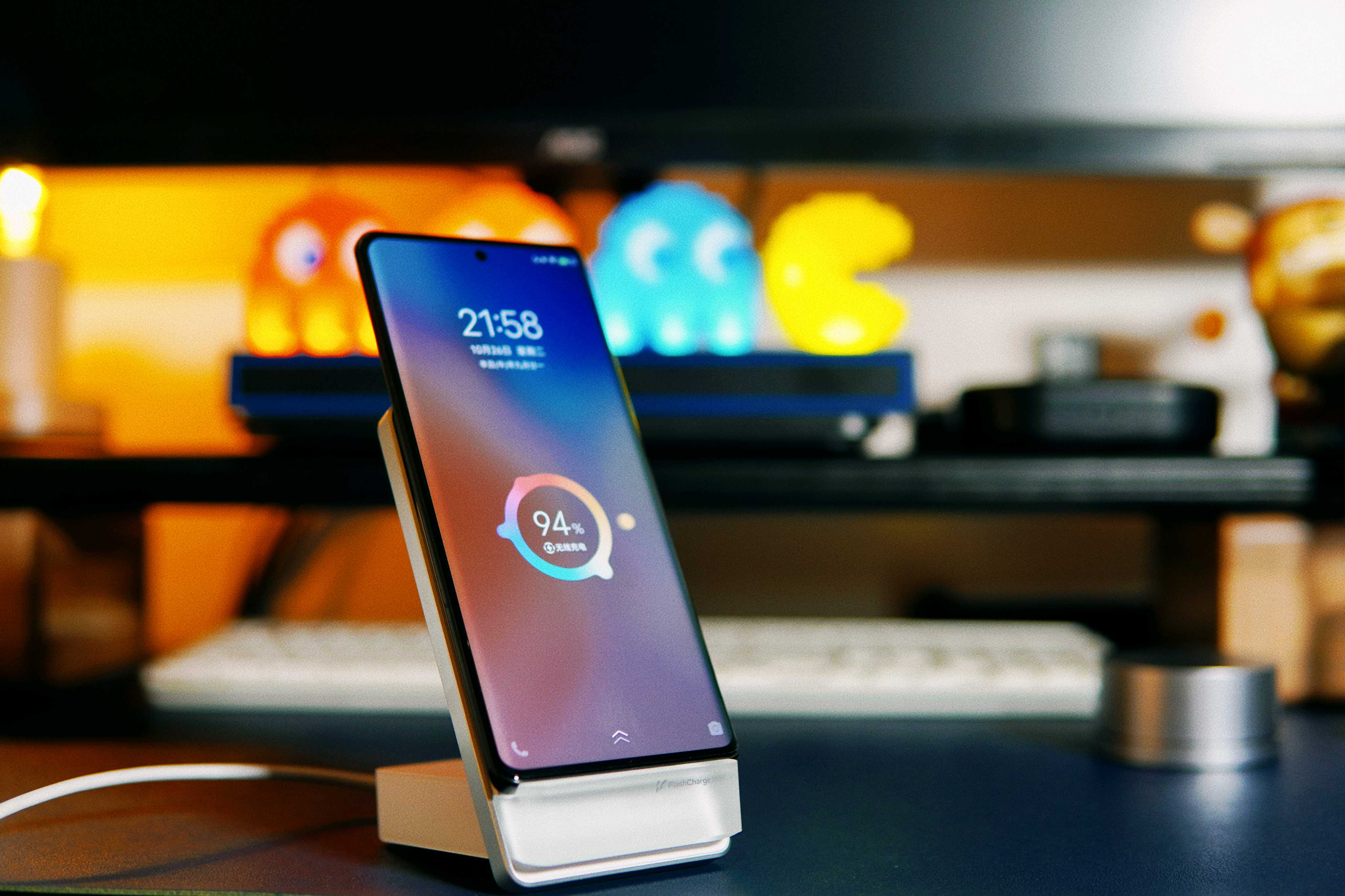 vivo双引擎闪充评测,vivo50w无线闪充立式充电器