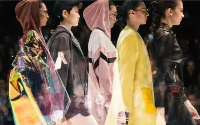 DG你不懂爱!不如放眼明星都偏爱的“国货Style”设计师