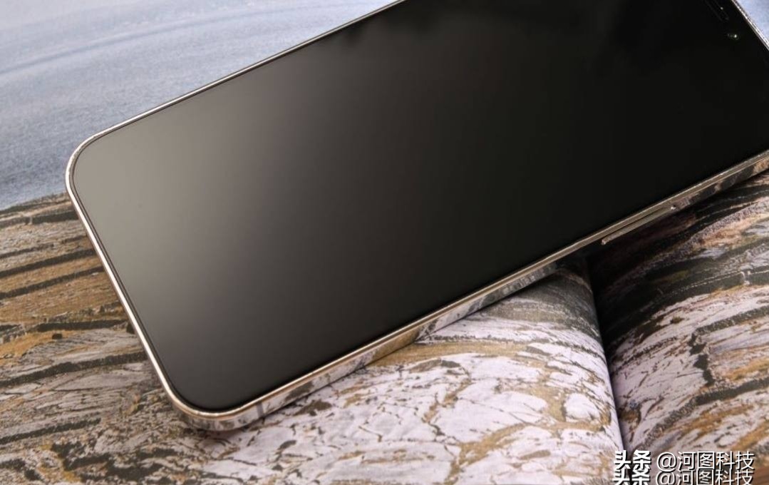 苹果手机贴怎样的钢化膜才算好膜,苹果手机贴钢化膜能起到防护作用