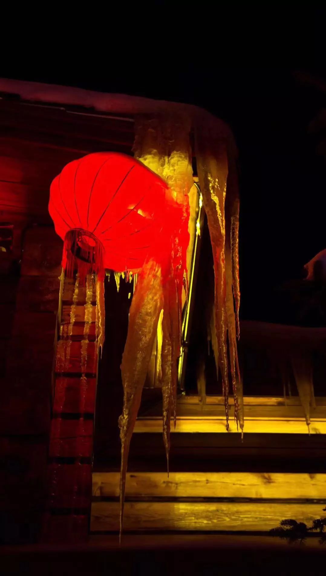 怎么用普通的手机拍出雪景大片,用手机原相机怎么拍雪景才好看