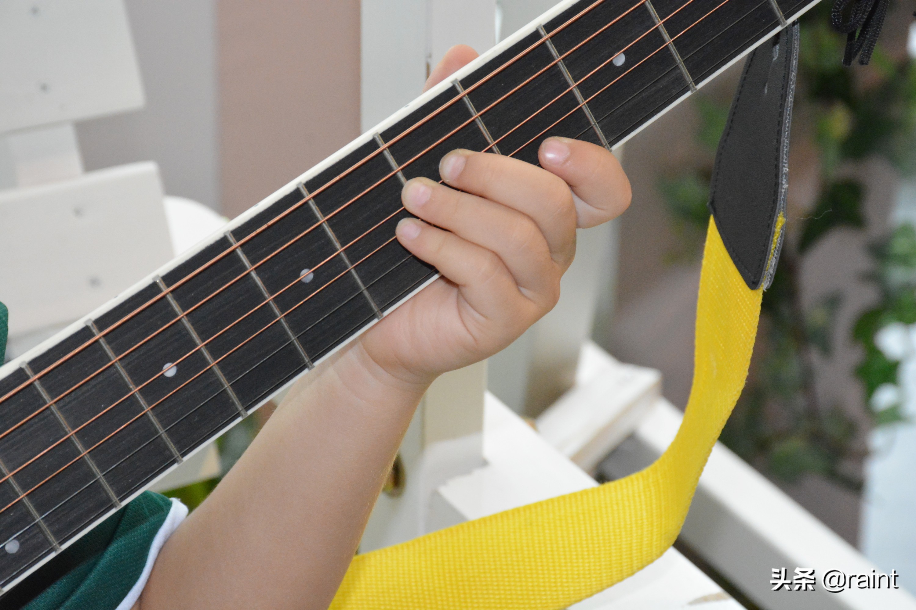 释放狂野,发挥潜能,演风采——力稳旅行吉他体验