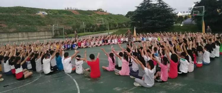 绵阳南山实验和南山双语哪个更好,绵阳南山中学和南山双语