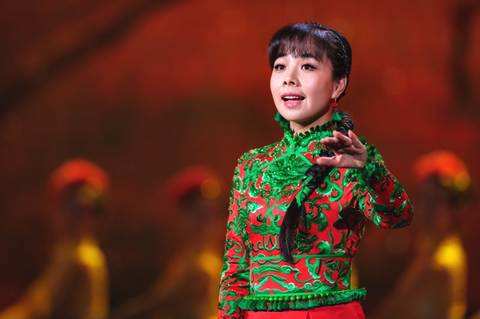 农村土丫头王二妮近照 (旧版的王二妮视频)