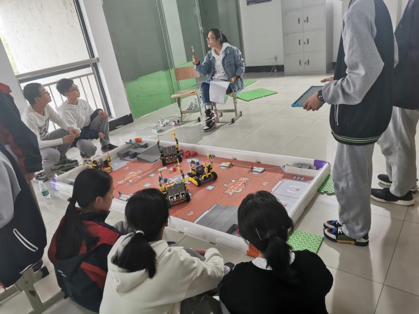 走进校园体验小学课程,走进校园感受