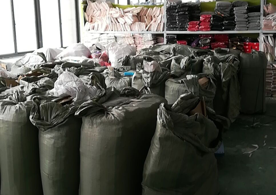 鎷煎澶氱殑vivo涓轰粈涔堟瘮娣樺疂渚垮疁,鍚屾牱娆惧紡琛f湇鎷煎澶氭瘮娣樺疂渚垮疁100