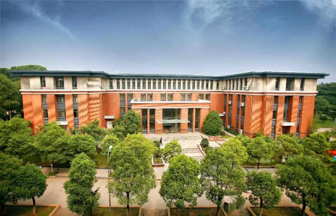 满“新”欢喜，我们在武汉科技大学城市学院等你