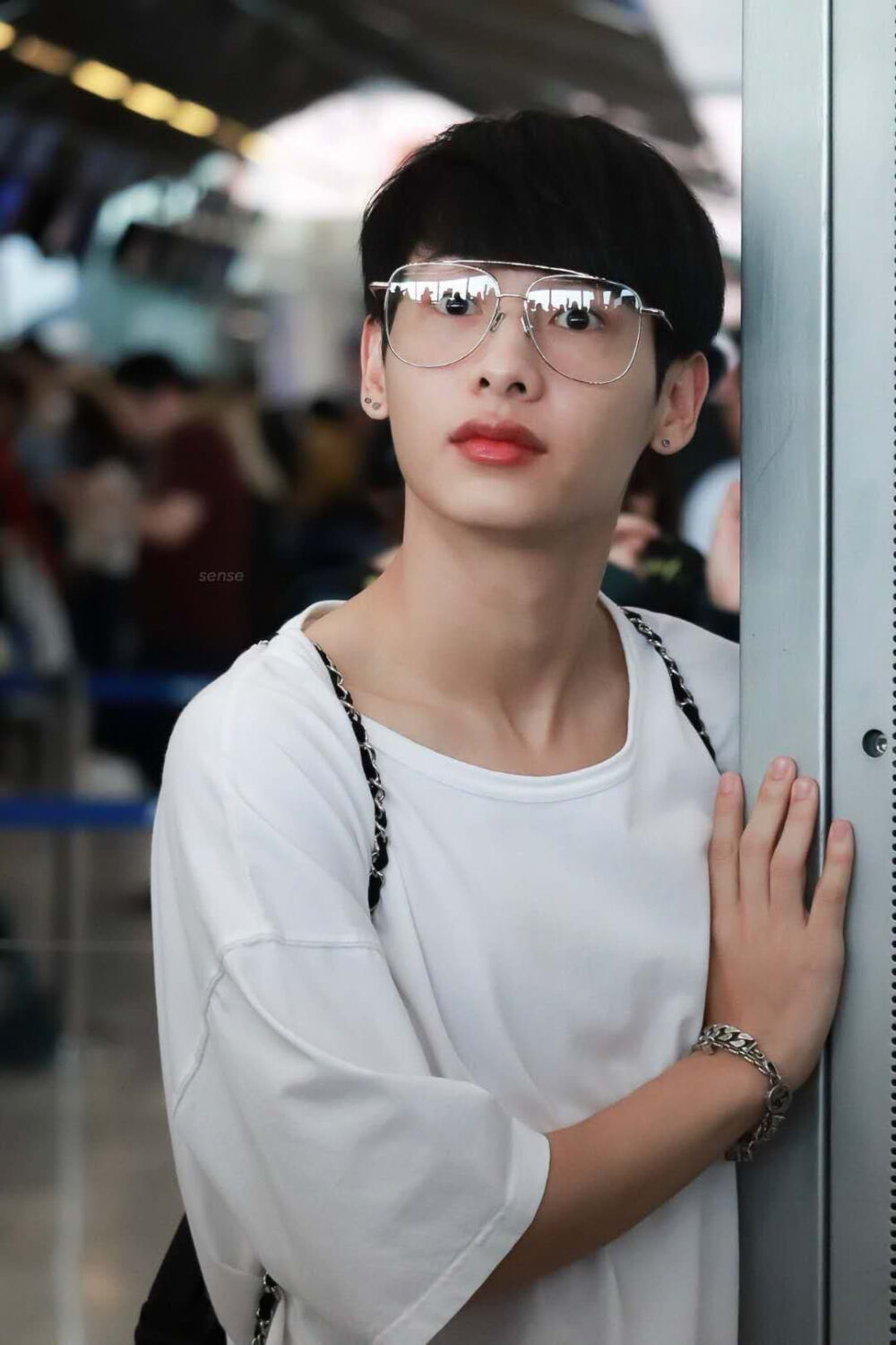 他泰让人一眼万年的外观：妞的鼻尖痣泡芙的笑眼文总的手