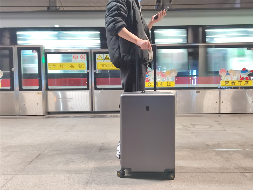 推荐一款旅行行李箱地平线8号,地平线8号旅行箱20寸登机拉杆箱