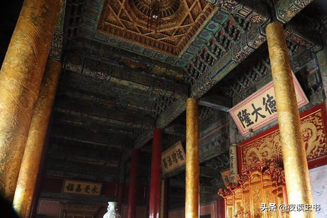 故宫是用什么木材建造的,故宫用的木材是哪里来的