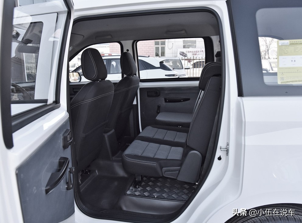 五菱宏光7.18万,五菱宏光plus20年5万公里7座