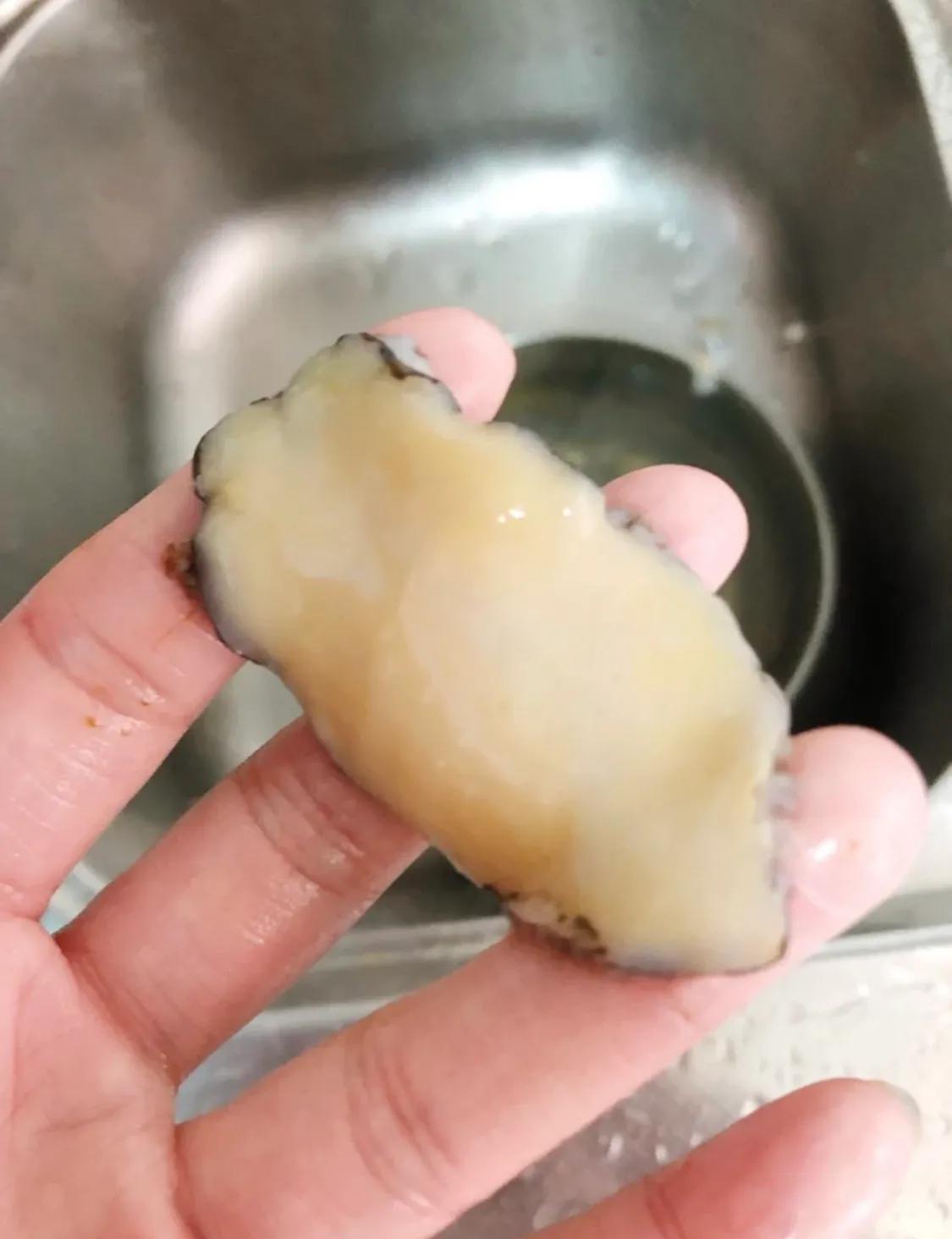 小鲍鱼怎么处理口感好,处理小鲍鱼