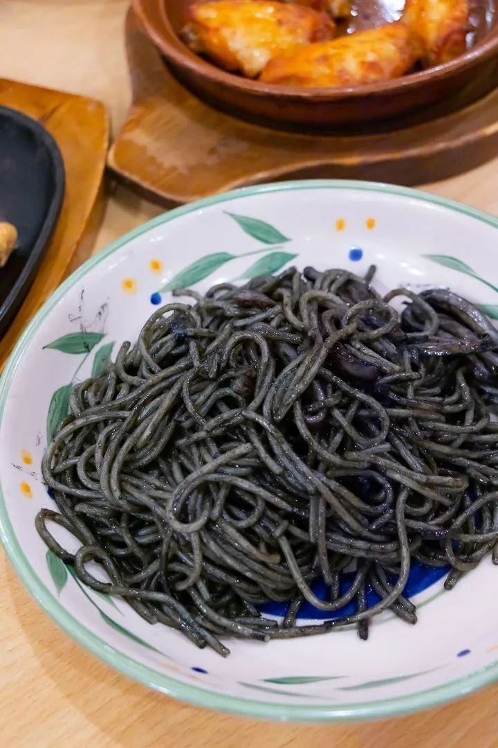 吃过萨莉亚的人，一半都给了“差评”