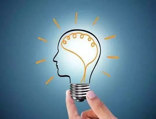 小学三年级孩子在学校哭怎么办,孩子上一年级哭不肯去学校怎么办