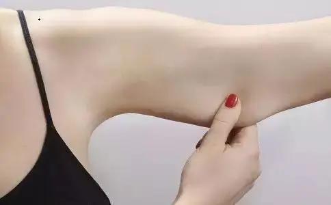 腋下很多脂肪赘肉,腋下有赘肉会觉得不舒服