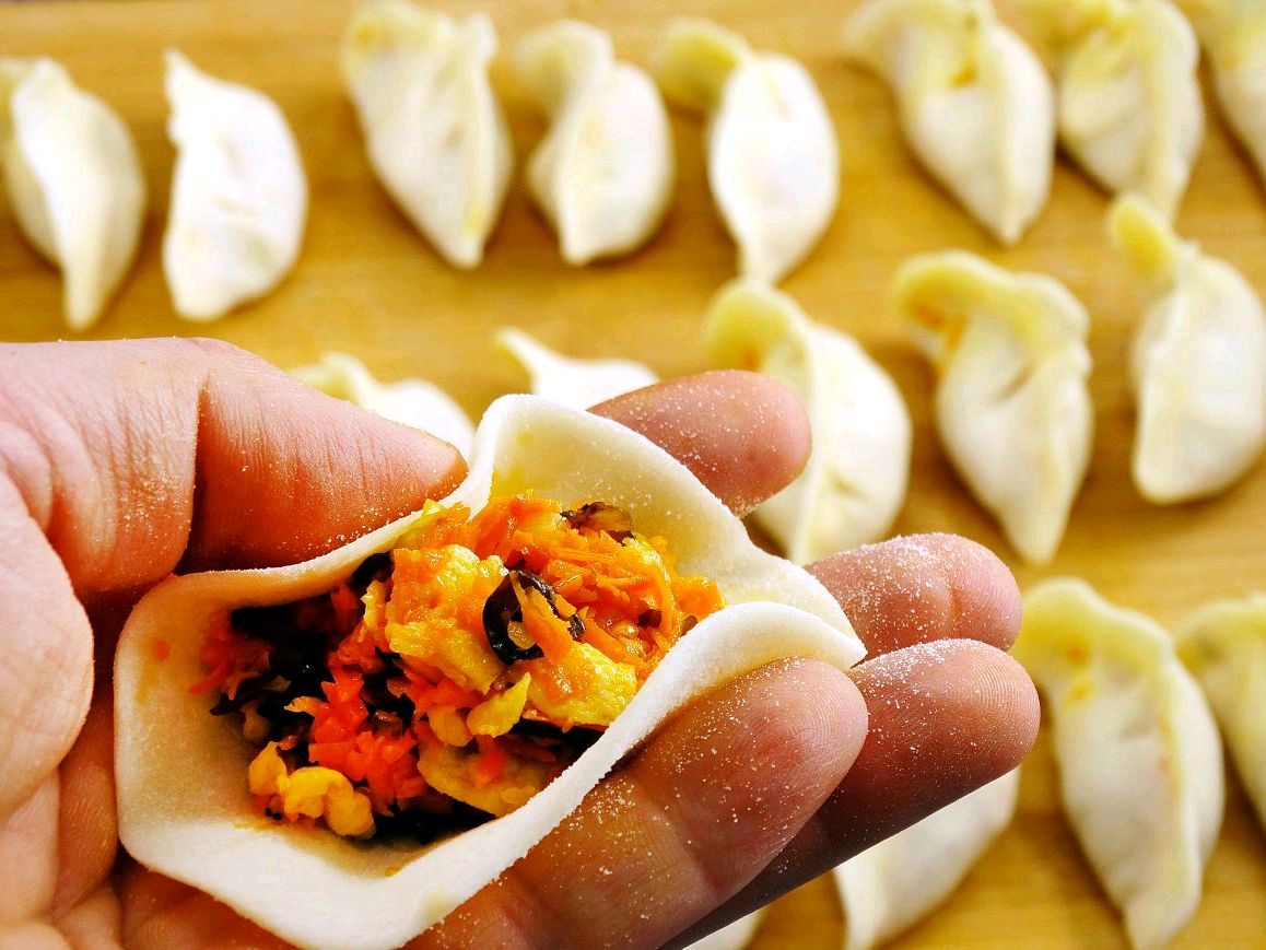 饺子馅调的太稀了可以放点泡面吗,白菜饺子馅太稀了有什么补救办法