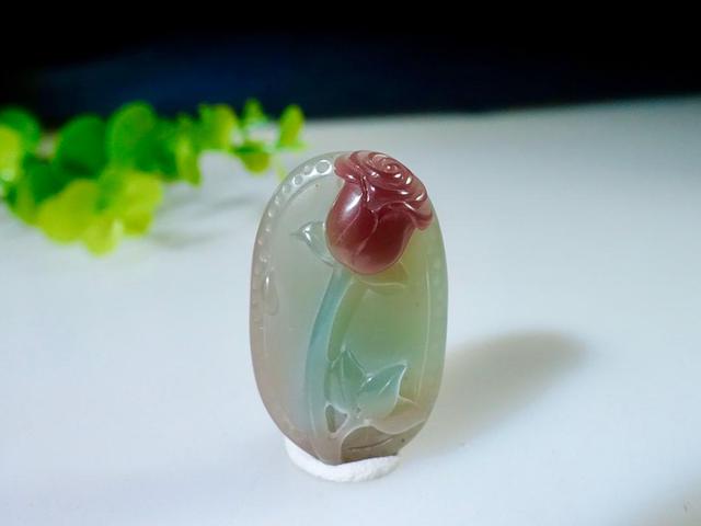 一块纯天然玛瑙石,一块玛瑙做的玉