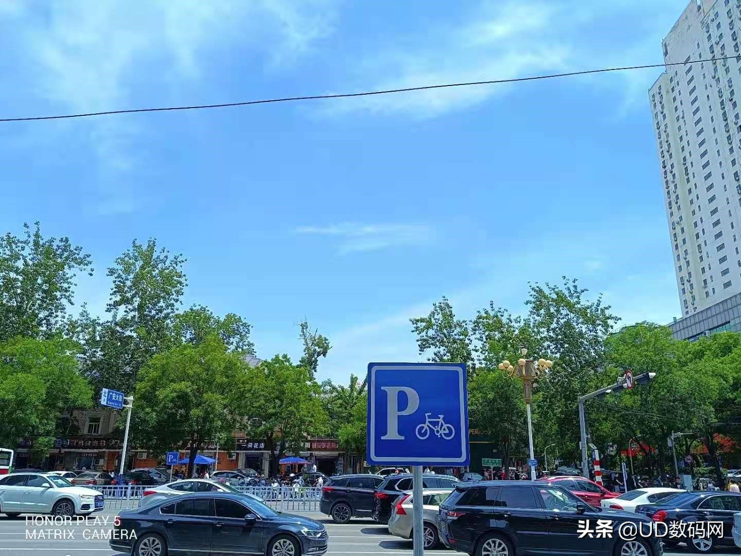 荣耀play5活力版是5g吗,荣耀play5的5g手机优缺点