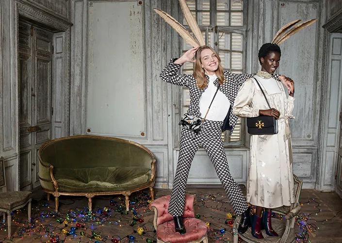 今天背什么|上海城隍庙的女孩都背斜挎包