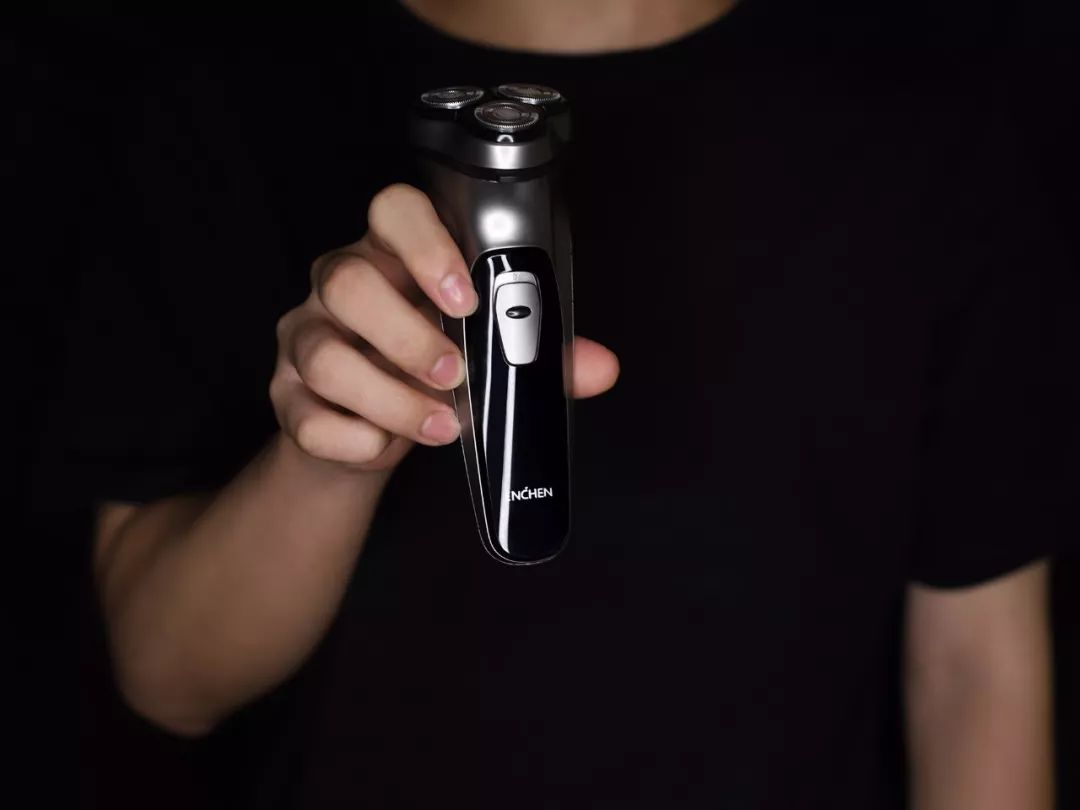 小米旋转双刀头剃须刀评测,小米剃须刀三头