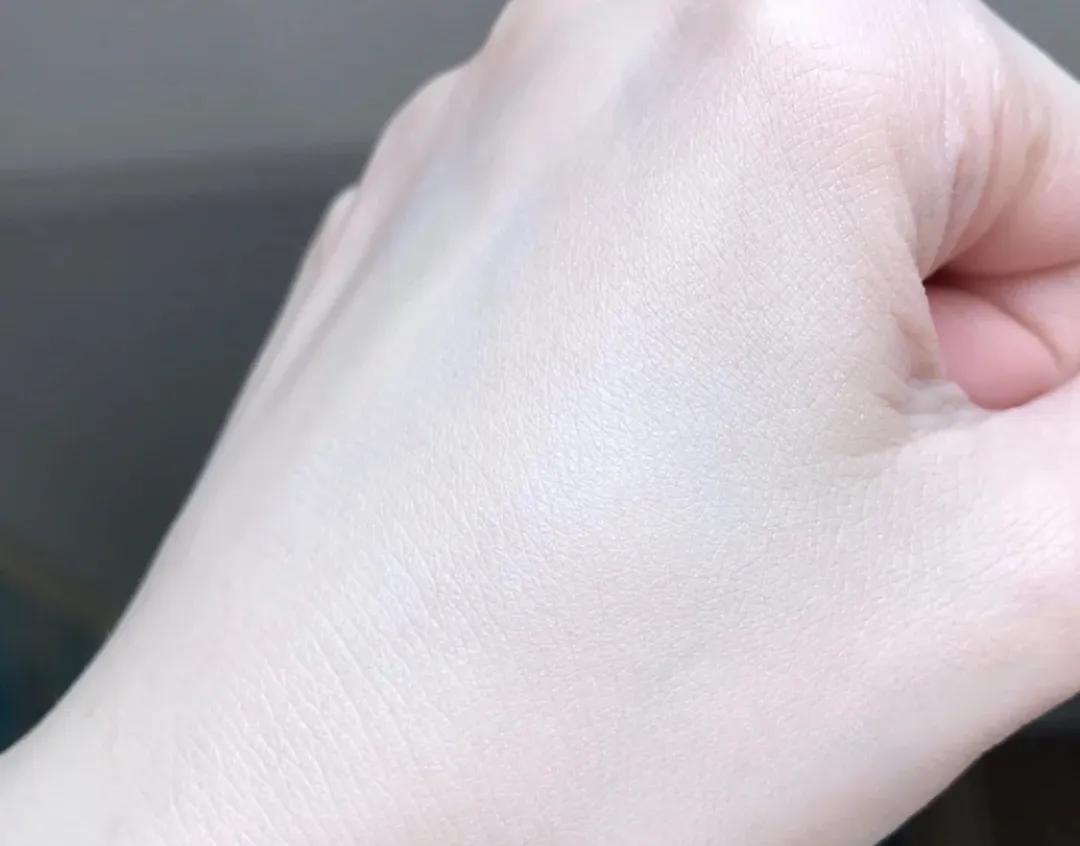 堪比大牌的11种平价粉底液 (公认好用的6款大牌粉底液)