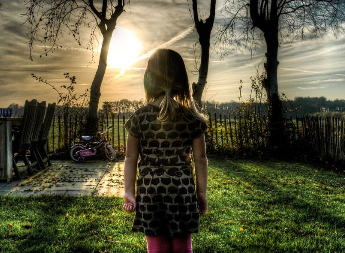 俩孩子，一个从小读名著一个从小看网文，多年后差距太明显