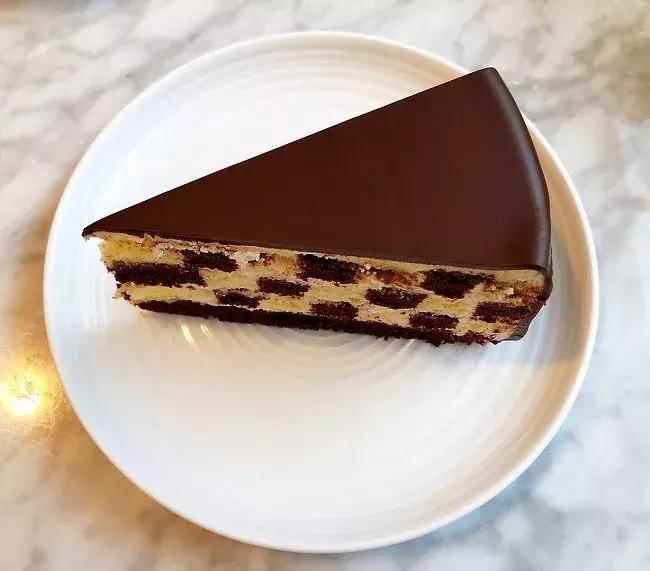 ladym千层蛋糕店,排队两小时买的蛋糕