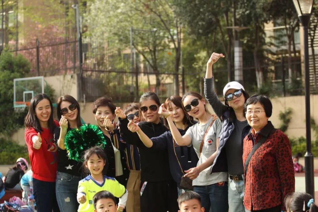 足球转动梦想绿茵放飞希望——曲江南湖小学举办第二届校园足球赛