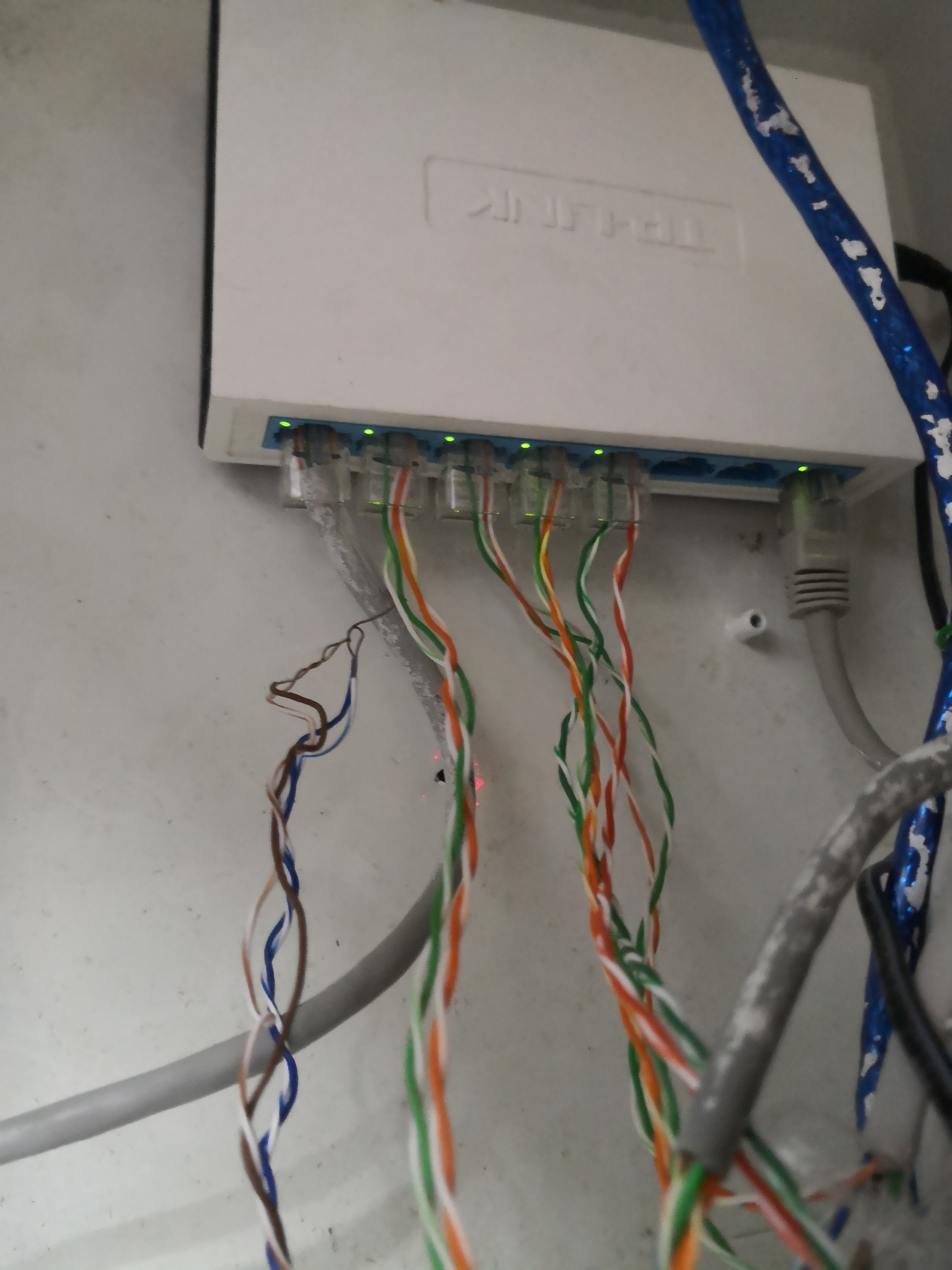 网线断了直接可以用胶布吗,监控网线断了接了以后全部无网络