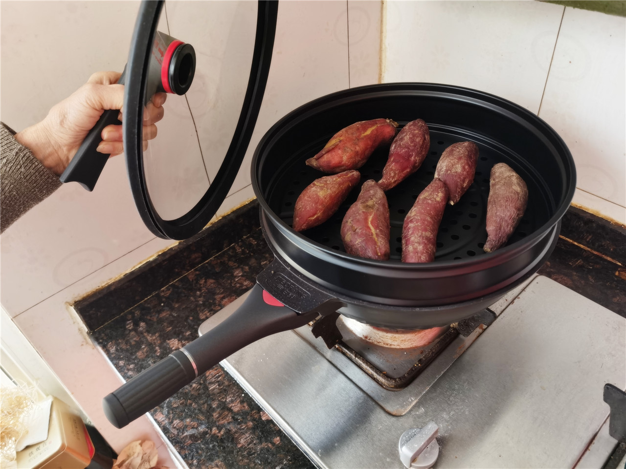 帝伯朗钛金多用深煎锅,帝伯朗和钛金多用锅