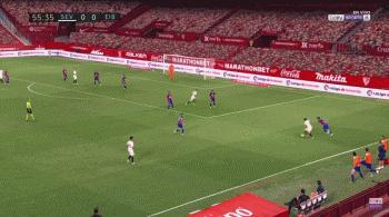 前锋客串门将并且做出精彩扑救,客串门将西甲