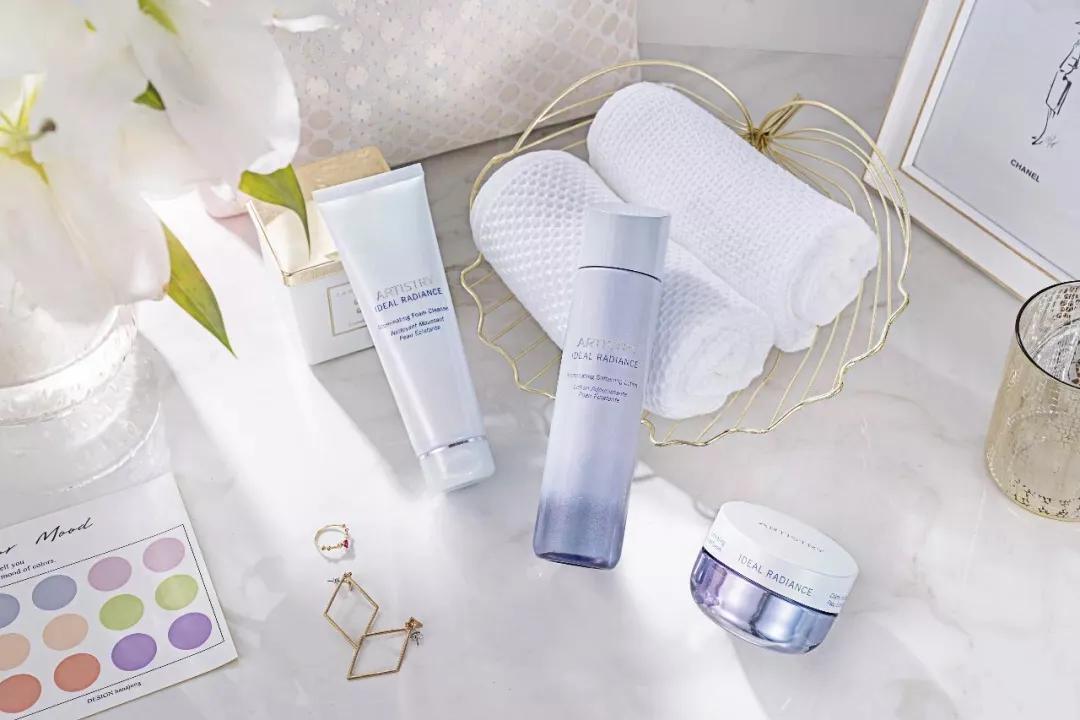 这套全新产品能满足你所有的美白期待