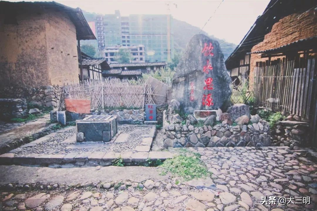 聆听红色故事传承红色精神演讲,走进红色基地传承红色精神演讲