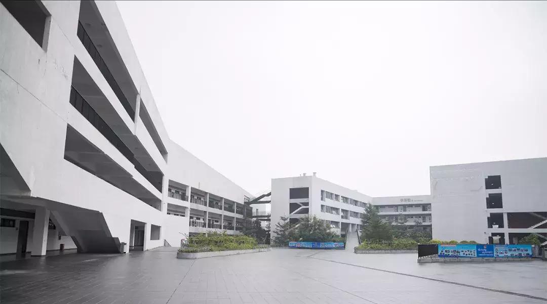 深圳这所大学宛如空中之城！