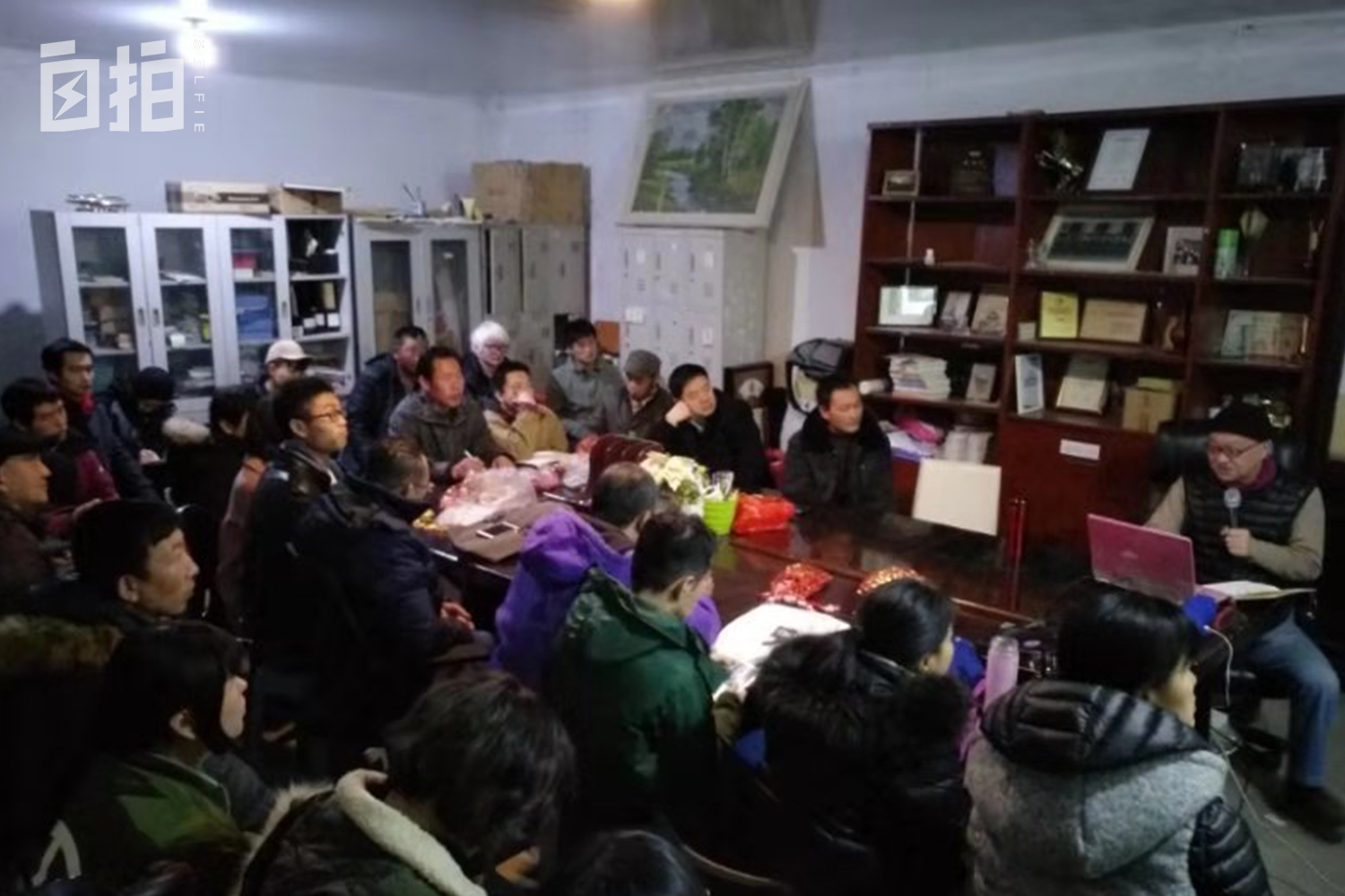 我高中辍学，打工十年，如今当上文学杂志主编