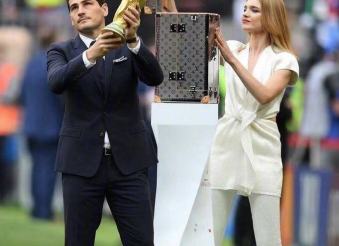 篮球迷第1次看足球,你好篮球迷英语