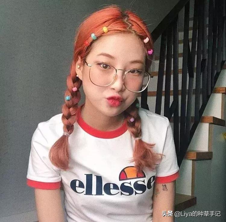 今年爆火的脏橘色,2019超in脏橘色千万别穿会上瘾