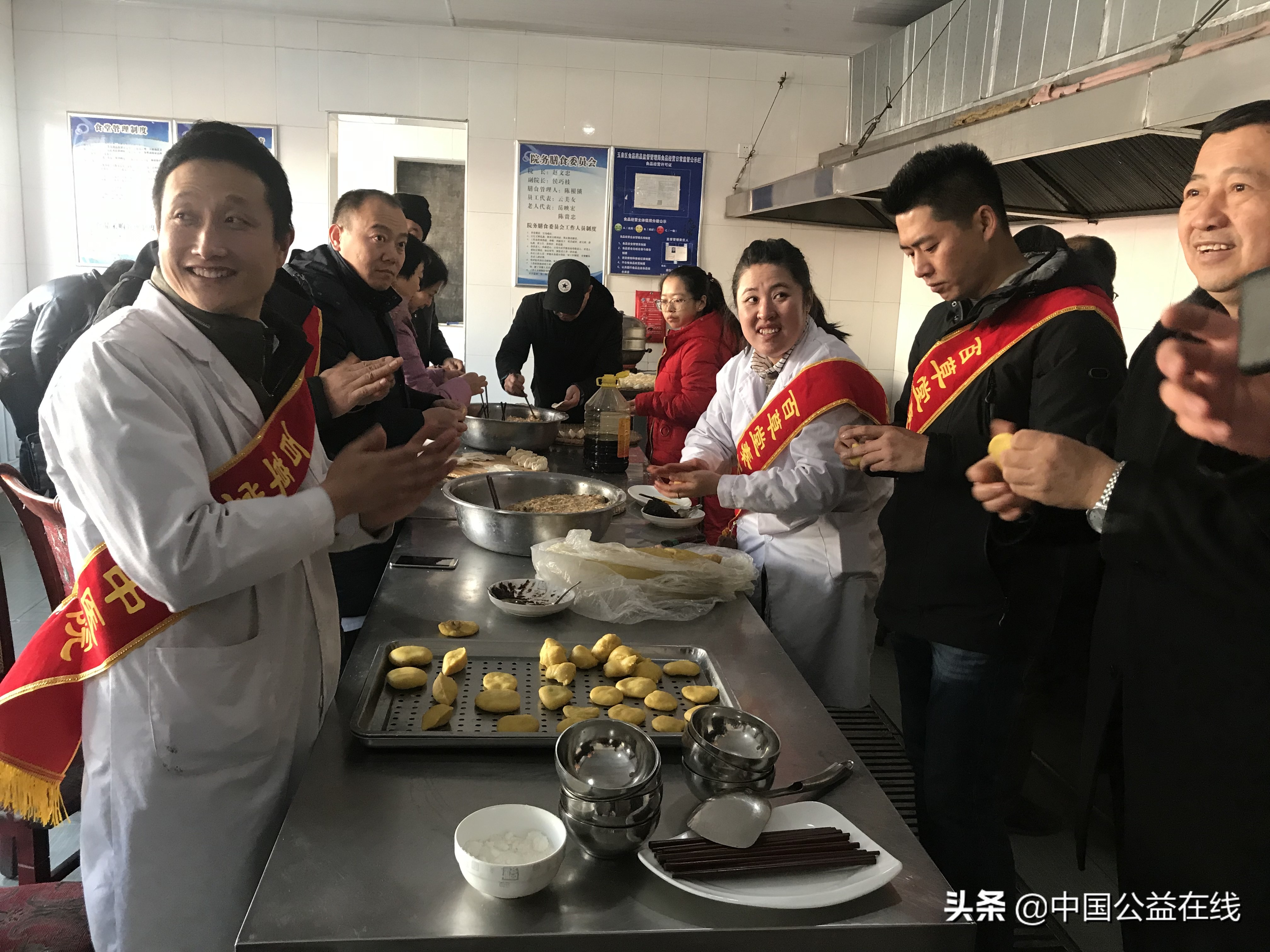 百草堂*氏秦**中医携手多部门慰问困难群众25人获75万元大病救助