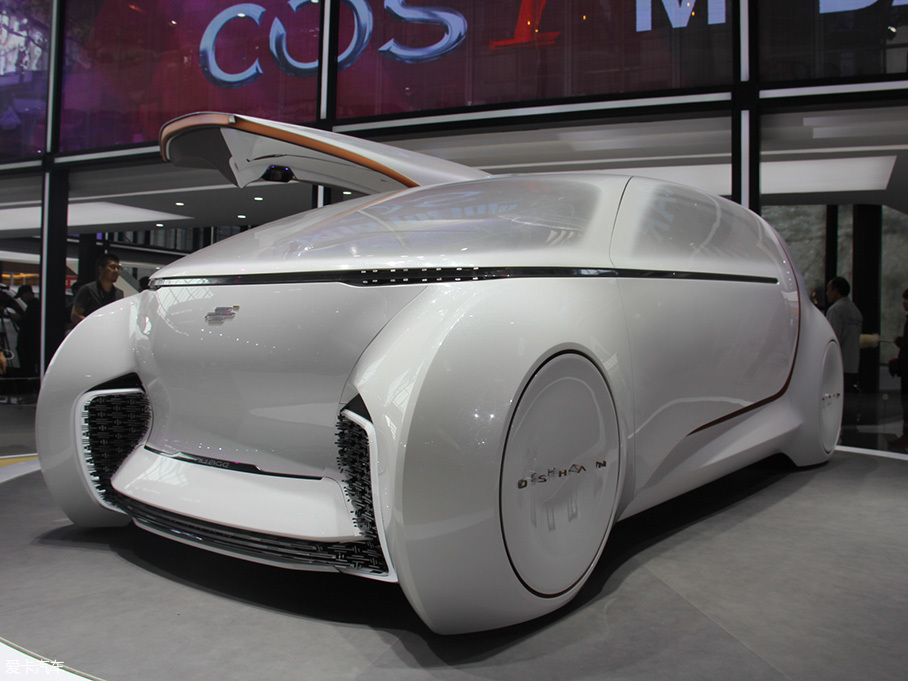 安踏充气蓄能舱篮球鞋,安踏底部有很多透气孔的鞋